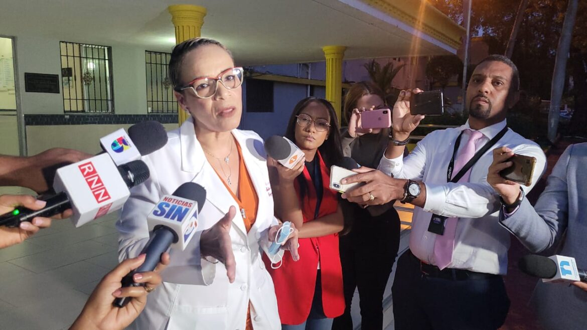 dra-alexandra-hichez-en-departamento-salud-mental-hospital-salvador-b-gautier-1-62733648c4fdd