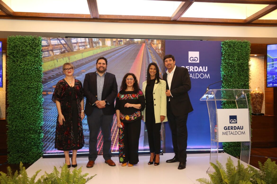 Ileana-Rojas-Joseg-Miguel-Vega-Dra.-Nydia-Suppen-Ingrid-Lapaix-y-Carlos-Vanegas-2